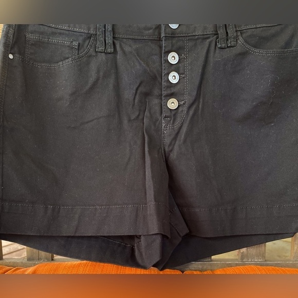 Like New!Never worn. L.e.i. Dark black fabric cotton like. - Picture 2 of 7